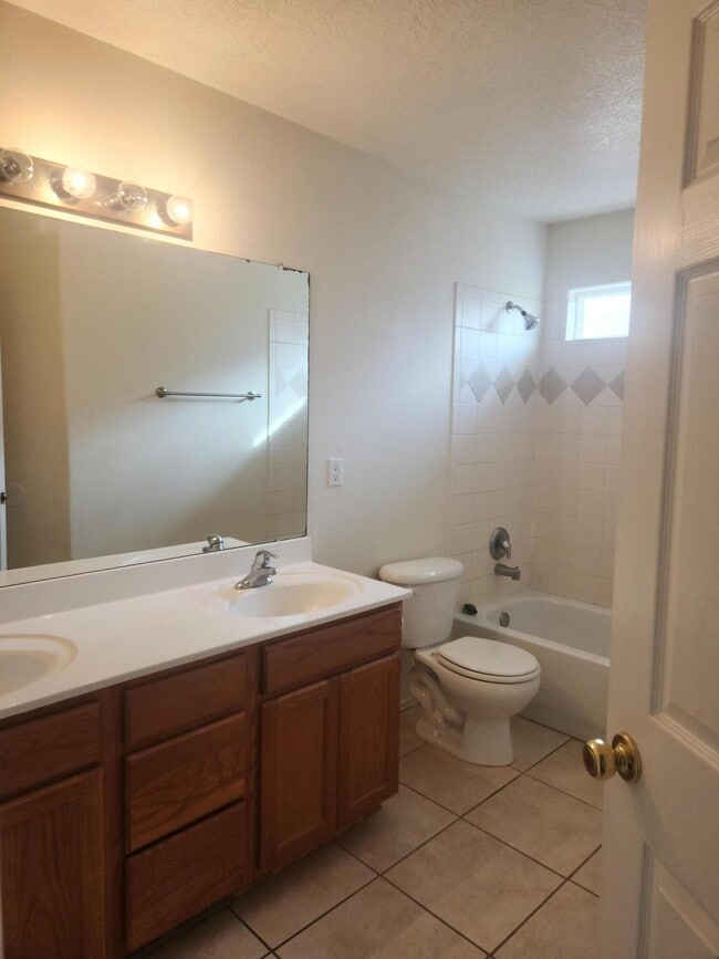 Building Photo - 4808 Stafford Pl NW