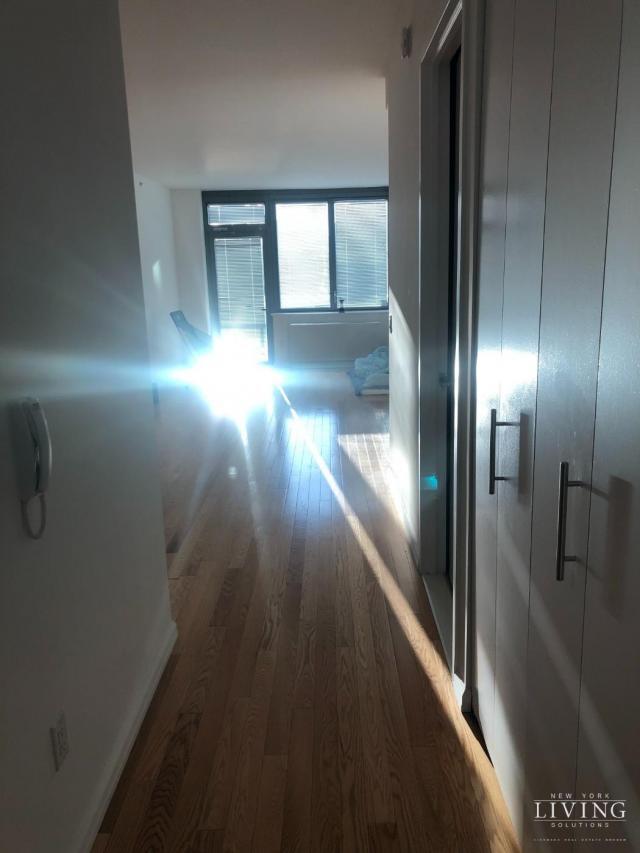 Building Photo - 0 bedroom in LONG ISLAND CITY NY 11109