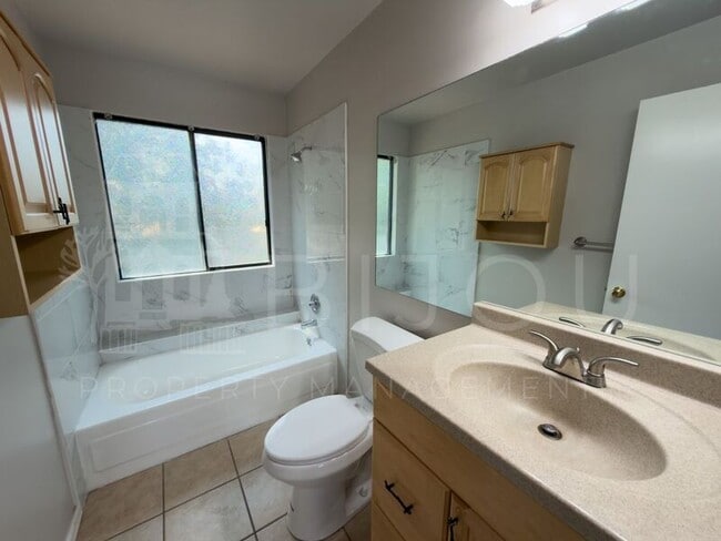 Building Photo - 963 Bayfield Way