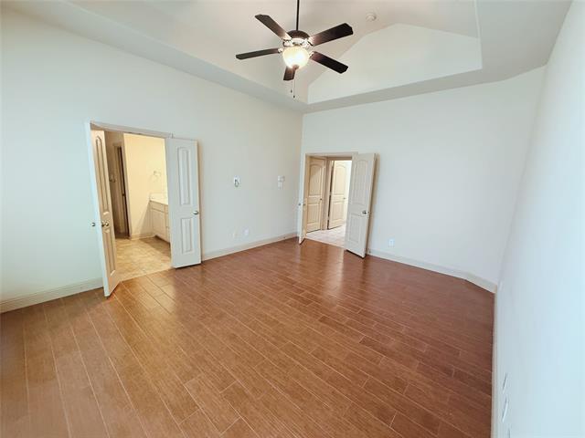 Building Photo - 722 Arbol