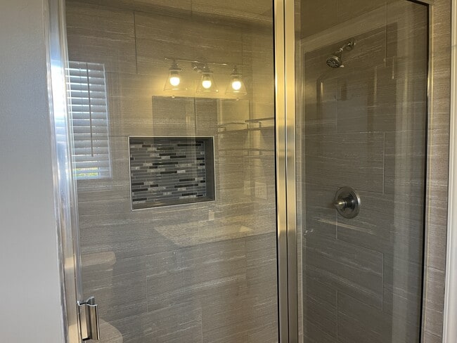 Building Photo - 77 Emanuel Ct