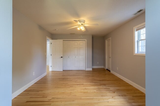 Building Photo - Charming Country Colonial on Cul-de-Sac, 4...