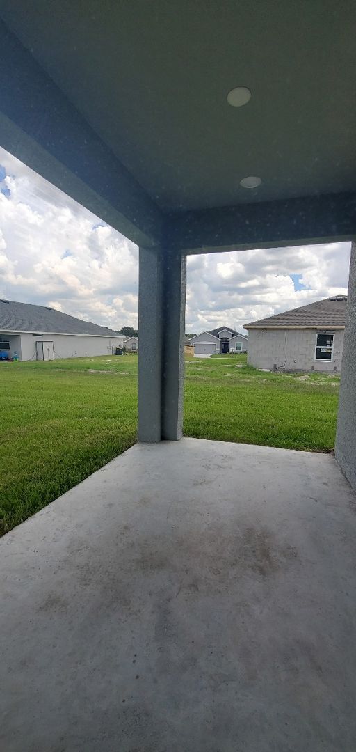 Building Photo - Like New!! 4-Bedroom, 2-Bathroom in Lakeland