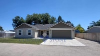 Building Photo - Fantastic Home with RV Parking!