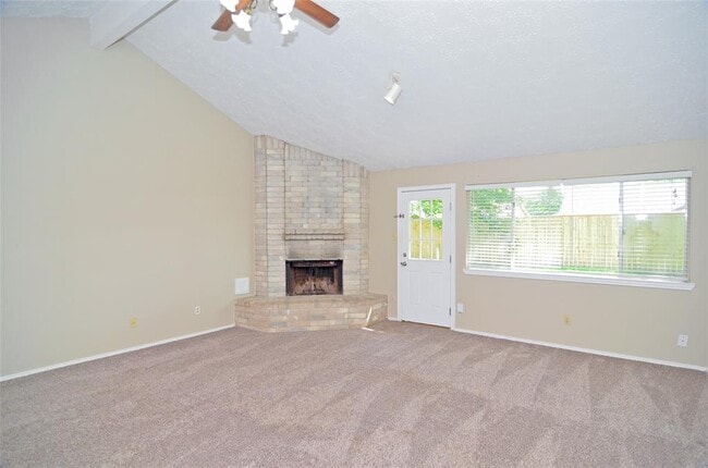 Building Photo - 745 Otter Creek Dr
