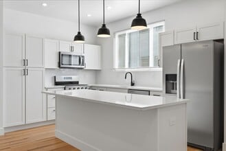 Building Photo - Brand New Renovation - Sharpsburg