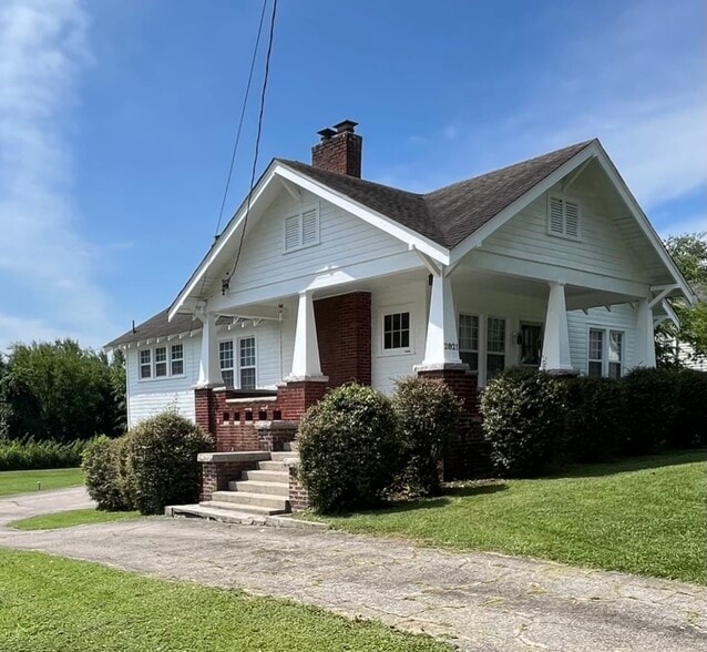 Primary Photo - 2821 Asbury Rd