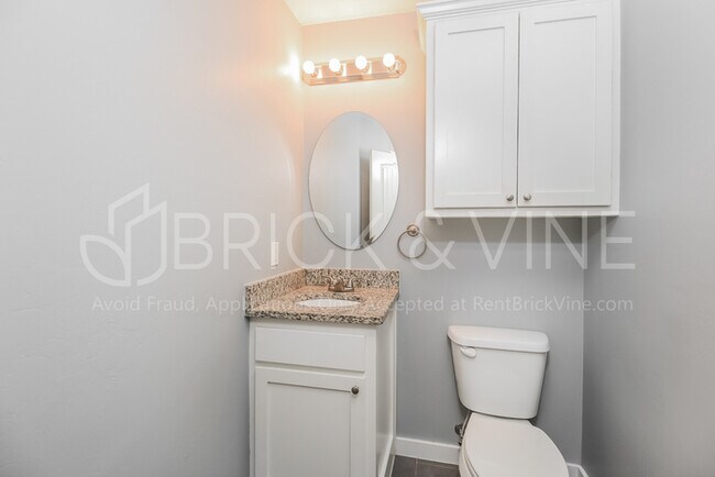 Building Photo - 1405 SW 20th St