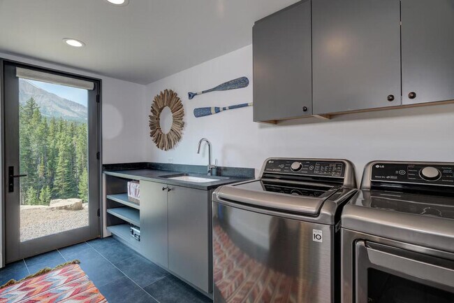 Building Photo - 17 Lakewood Dr