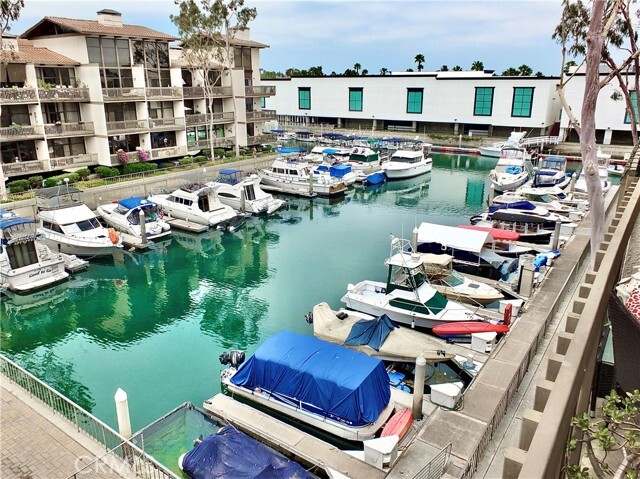 Building Photo - 7321 Marina Pacifica Dr N