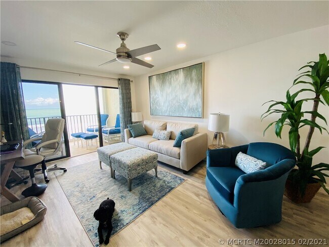 Building Photo - 7440 S Ocean Dr