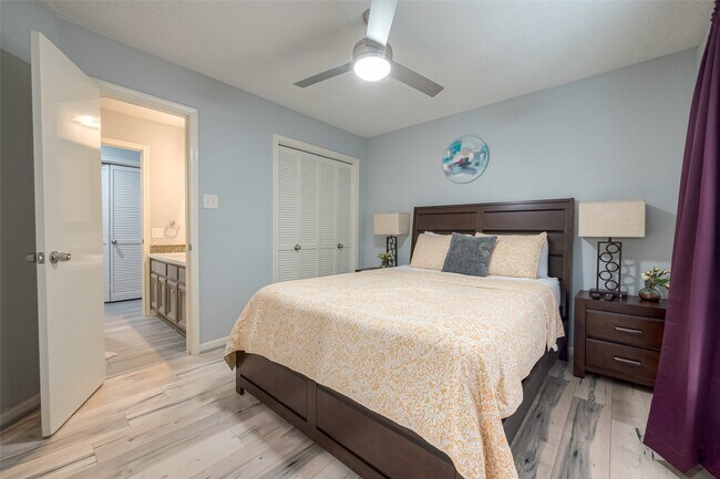 Building Photo - 1723 Rock Fence Dr