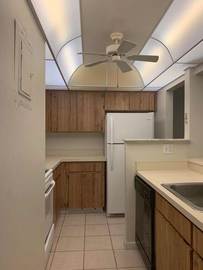 Building Photo - 100 Sweetgum Woods Ct