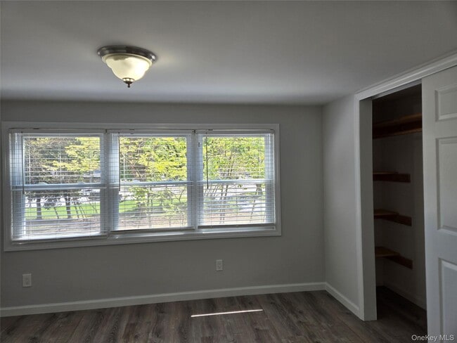 Building Photo - 4 Private Rd