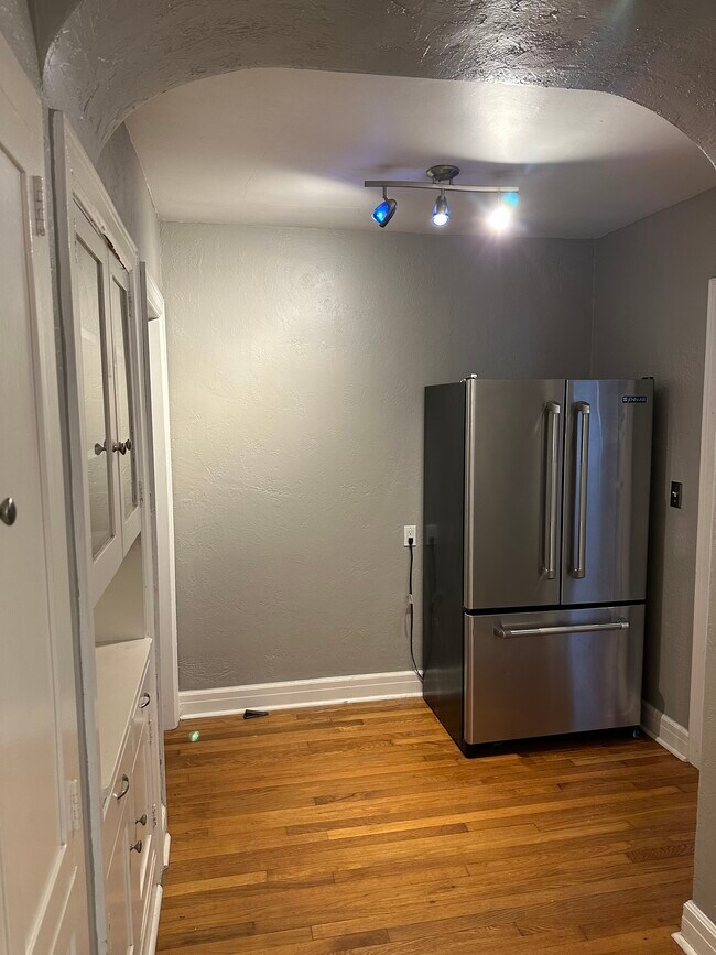 Building Photo - 1015 NW 40th St