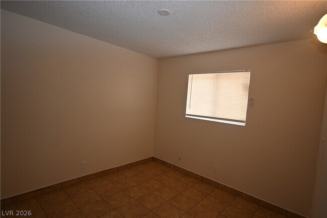 Building Photo - 2301 Stewart Ave