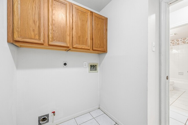 Building Photo - 9619 E Withers Way Cir
