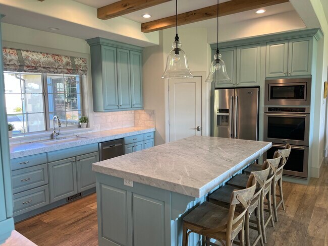 Building Photo - 129 S 700 E