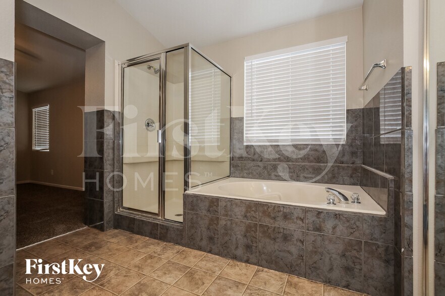 Building Photo - 5443 Lilly Rose Ct