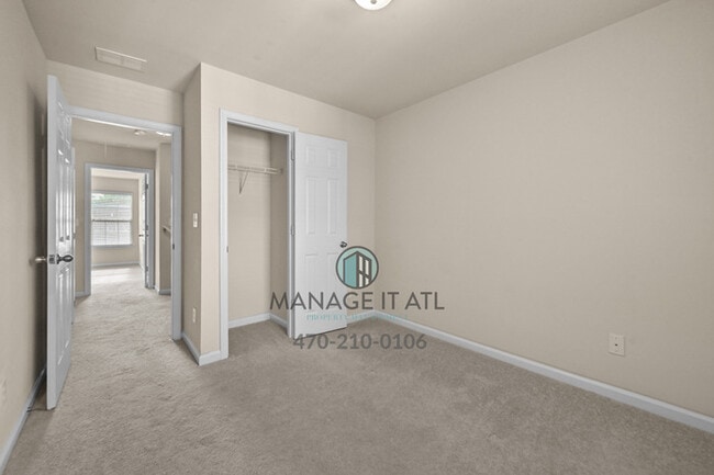 Building Photo - Beautiful and well maintenance three-story...