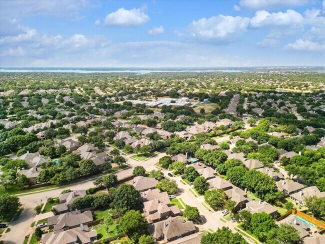 Building Photo - 3516 Sutters Way