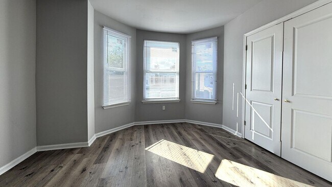 Building Photo - 5820 Belmar St