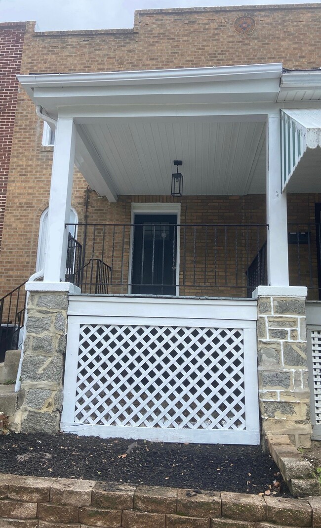 Building Photo - 1027 Edgemore Rd