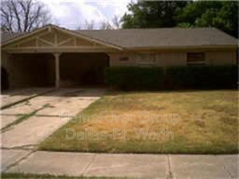 Building Photo - 311 Rita Dr