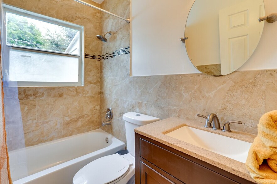 Building Photo - 774 NW 49th St