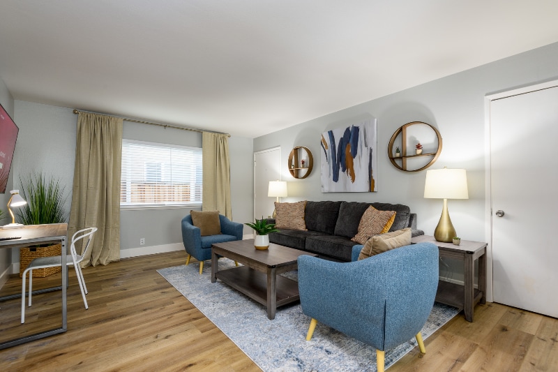 Building Photo - 1176 King St