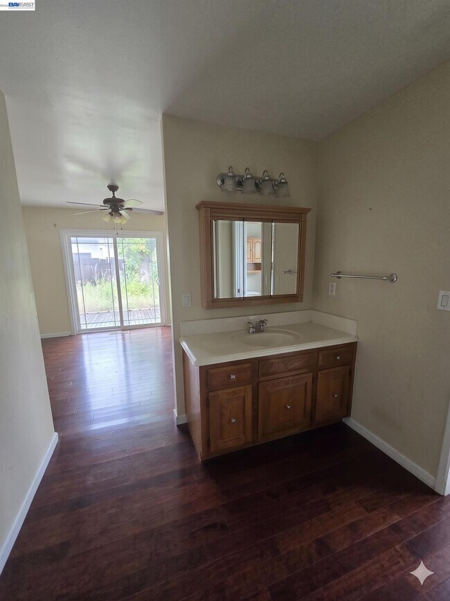 Building Photo - 34 Kingswood Dr