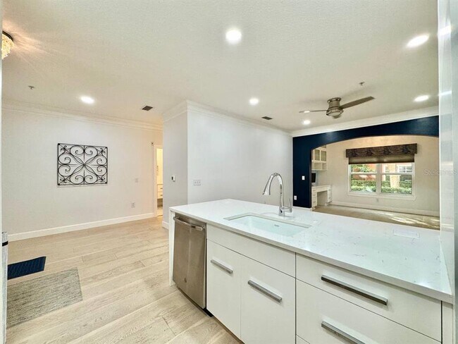 Building Photo - 4207 S Dale Mabry Hwy