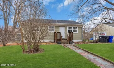 Building Photo - 385 Delaware Dr