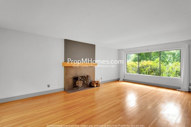 Building Photo - Sleek + Stylish Four Bedroom Escape in Palisades! DEPOSIT SPECIAL