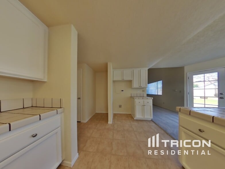 Building Photo - 217 Sunhaven Dr
