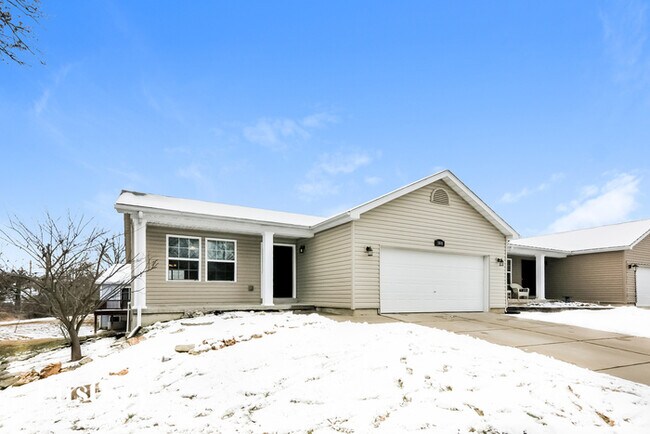 Building Photo - 100 Eisenhower Dr