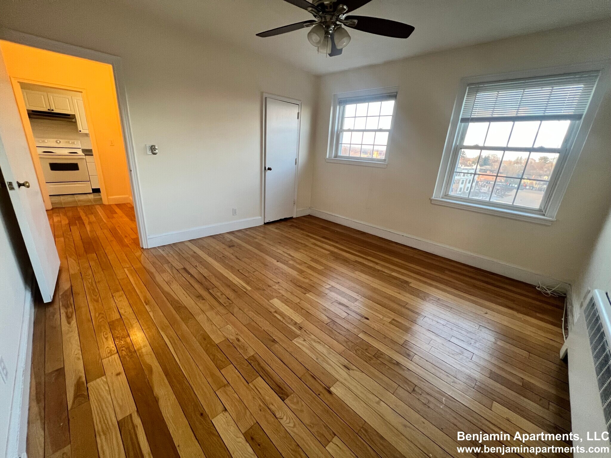 Building Photo - 512 Belmont St