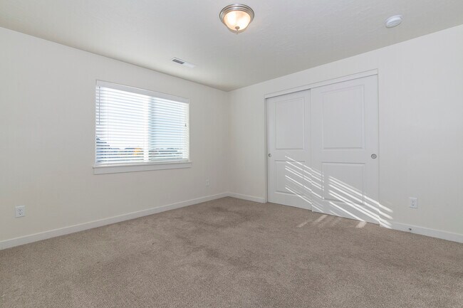 Building Photo - 10236 W Achillea St