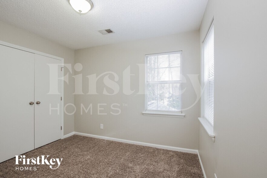 Building Photo - 6904 Passeres Ct