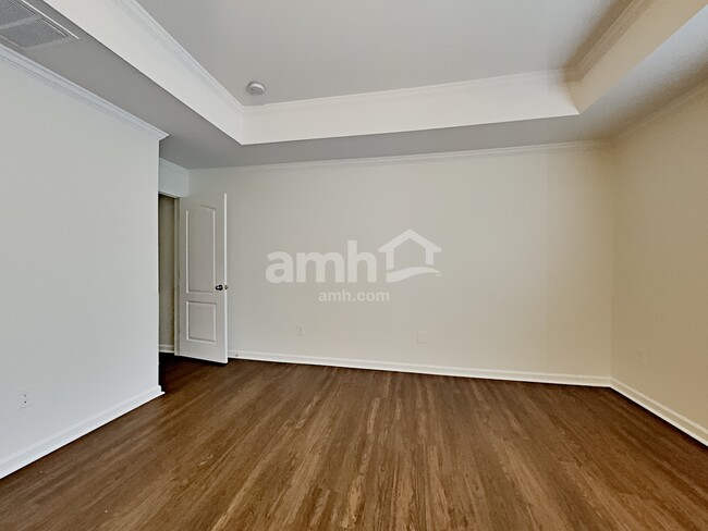 Building Photo - 3199 Arbor Oaks Dr SW