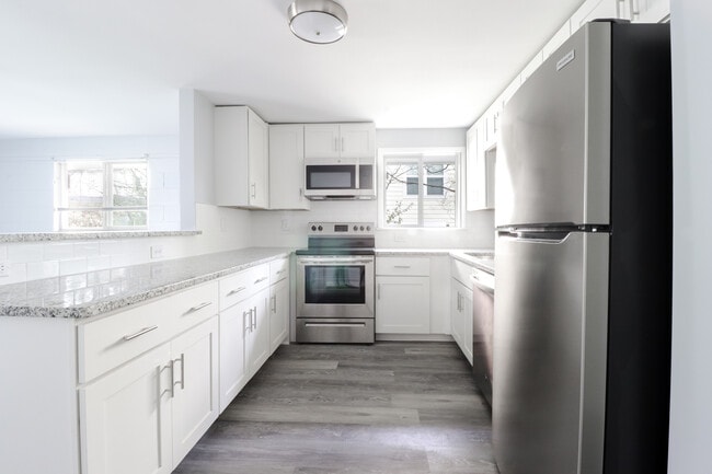 Building Photo - 2213 Fitzgerald Ave