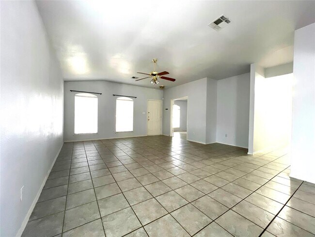 Building Photo - 2426 Hallie Ln