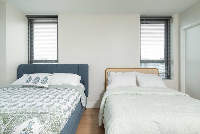 Building Photo - 677-679 Washington Street-SI ID1322145P