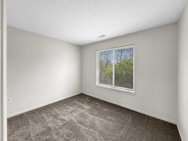 Building Photo - Battle Creek 2 Bedroom / 2 Bath Apartment ...