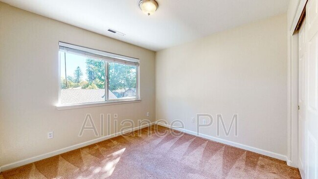 Building Photo - 1520 Humboldt St