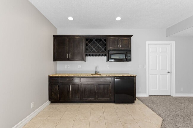Building Photo - Stunning 4 bedroom Ranch in Elkhorn
