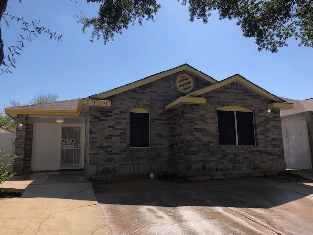 Building Photo - 5919 Colt Dr