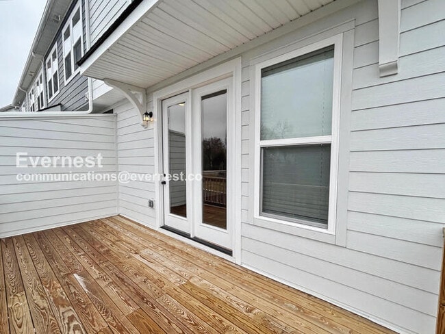 Building Photo - 456 Blair Rd