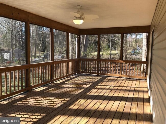 Building Photo - 711 Yorktown Blvd