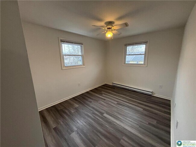 Building Photo - 616 Banks St